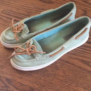 Skimmer Style Sperry Deck Shoes